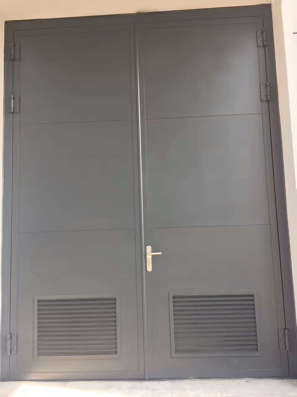 钢质大门